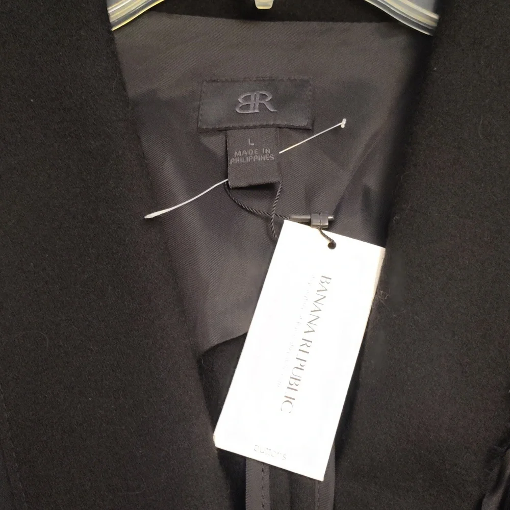 Blazer, fitter, wool flannel, with rosette embellishment at shoulder. Never worn - Picture 7 of 8